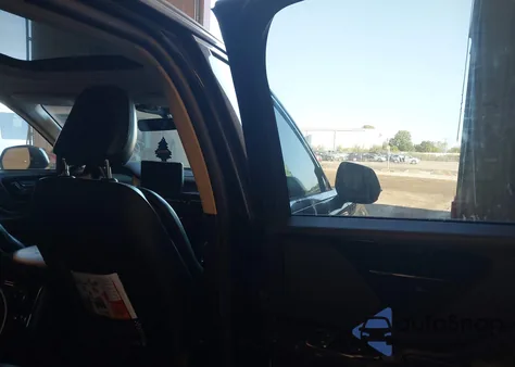 2022 Lincoln Aviator Standard z USA, uszkodzony, nr VIN 5LM5J6XC9NGL05235